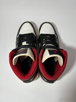 Nike Air Jordan 1 Mid - 7