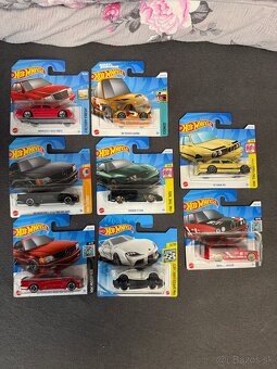 Hotwheels + 3 modely značky INNO64 a CIII - 7