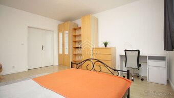 ŠEVČENKOVA - 3 SAMOSTATNÉ izby, VHODNÝ pre 3 študentov - 7
