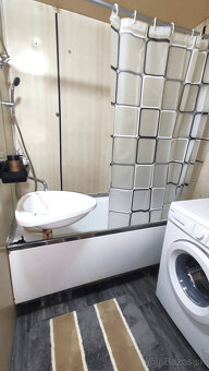 Voľný od 1.11.2025.... Vyhľadávaný 1 izbový byt s balkónom b - 7