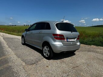 Mercedes-Benz B180 - 7