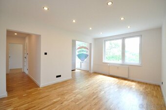 PREDAJ, 2,5 izbový byt, 54,90 m2, Ul. Dr. A. Stodolu - 7