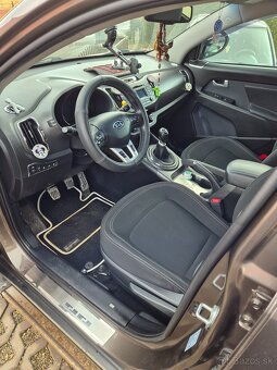 Kia sportage 2.00 CRDI AWD 2012 100KW 6 rychlostni manuál - 7