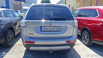 MITSUBISHI OUTLANDER 2,0 MIVEC 4WD CVT - 7