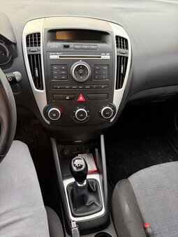 Predam Kia Ceed Combi 1,6 benzin - 7