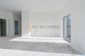ZNÍŽENÁ CENA l NA PREDAJ 3 IZBOVÝ BYT S BALKÓNOM, PODUNAJSKÉ - 7