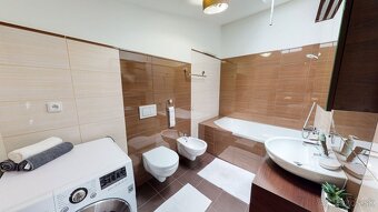 Prenájom 3 izbového zariadeného mezonetu s parkovaním, Hlavn - 7