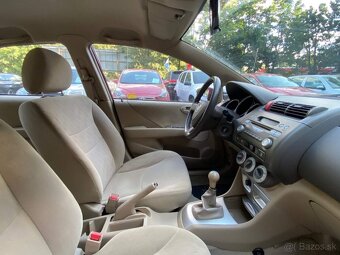 Honda City 1.4i 61kW klima el.okna 1.majitel 191tkm ČR - 7