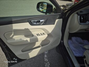 Volvo XC60 2.0 B4 mHEV Plus Dark AWD A/T - 7