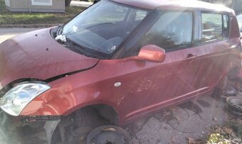 Suzuki SWIFT 1.3 2007 predám DVERE, MOTOR M13A, PREVODOVKA a - 7