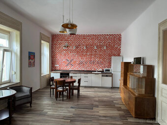 Na prenájom exkluzívny 2-izbový byt v historickom centre Nit - 7