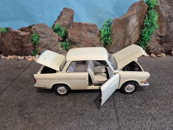 Prodám model 1:18 BMW LS luxus - 7
