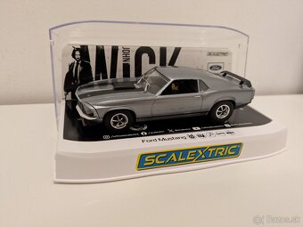 Scalextric autíčka na autodráhu (1:32) - 7