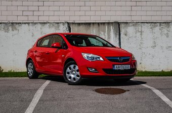 Opel Astra 1.4 ecoFLEX Cosmo - 7