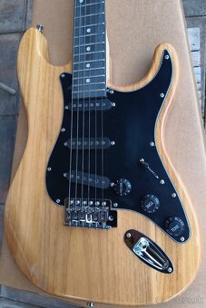 Predam Gitaru typ St. Rockson - 7