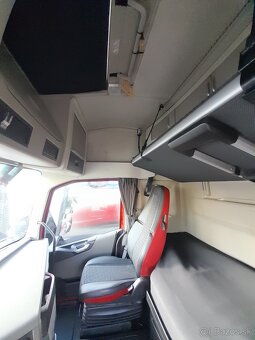 ŤAHAČ VOLVO - 7