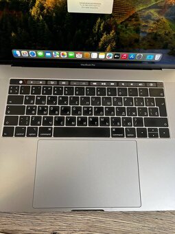 MacBook Pro 15" (2019) - 7