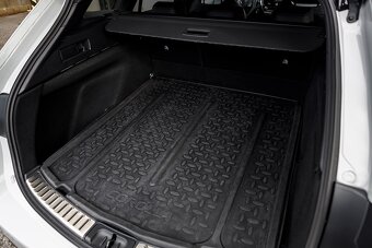 Toyota Corolla Combi 2.0Hybrid 112kW e-CVT GR Sport 10/2020 - 7