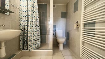 Na predaj zrekonštruovaný rodinný dom s veľkým pozemkom v ob - 7