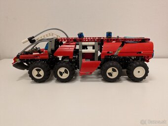 Lego Technic 8454 Rescue Truck - 7