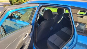 Hyundai i30 kombi 1.6 CRDi Trikolor - 7