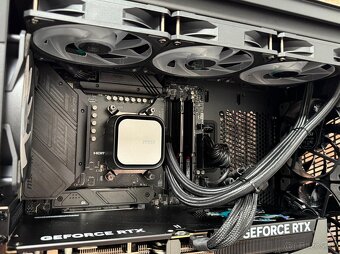 Ryzen 7 7800X3D\64GB\RTX 5070Ti\SSD\1000W Zdroj - 7