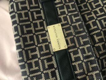 TOMMY HILFIGER originál set 2x polotricko+kabelka darcek - 7