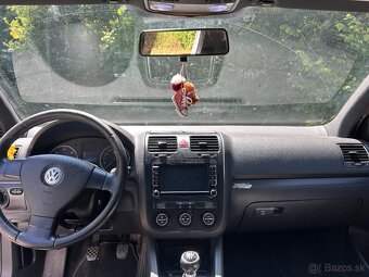Predám Volkswagen Golf 5 - 7