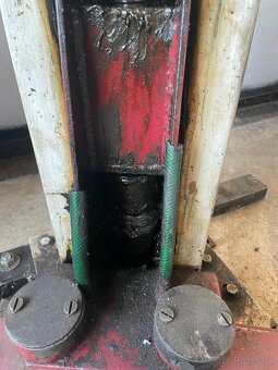 dvojstĺpový zdvihák - 7