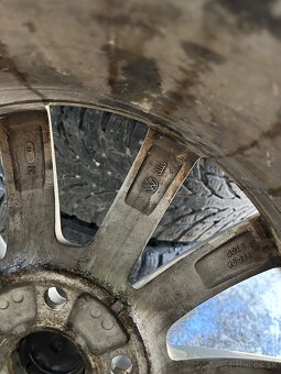 4ks Originál disky volkswagen 5x112 r17 z tiguanu 215/65 - 7