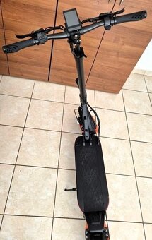 Dvojmotorová elektrokolobežka Joyor T10 2000W
- 7