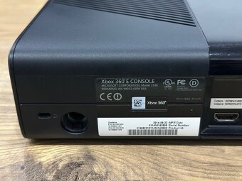 Samostatná herná konzola XBOX 360E - 7