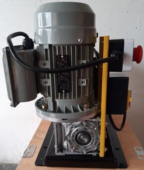 Lupačka páračka kablovej izolace 750W-370W / 230V 38mm - 7