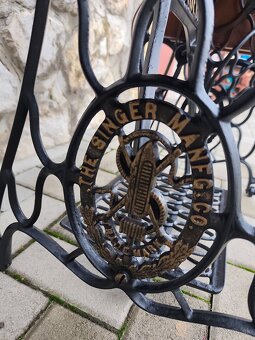 Šijací stroj Singer - 7 zásuvkový - 7