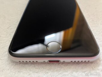 Apple iPhone SE 2020 - 7