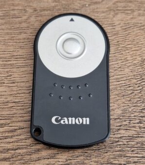 Predám Canon EOS 70D + objektív + filter + batérie + prísl. - 7