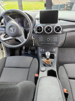 Mercedes-Benz B - 7