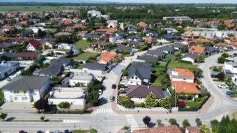 ✅ Priestranný RD 160m2 - TRI VODY - Malinovo - 7