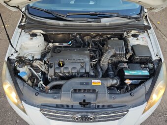 Kia Ceed 2010 1.4 benzín 66kW 3 dverová - 7