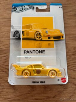 Hot Wheels Pantone - 7