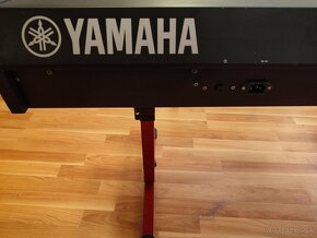 AKTUALNE Yamaha MOTIF XF8 s originál puzdrom na kolieskach - 7