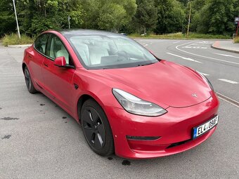 Tesla Model 3 MY21 refresh, bílý int. Long Range SoH 91% - 7