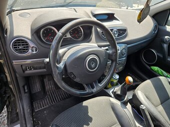 Renault Clio 1.5 dCi...pokazené - 7