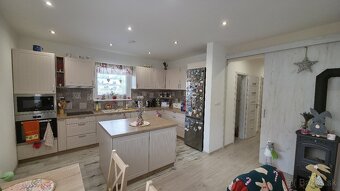 4 izbový bungalov Dolný Hričov na predaj - 7