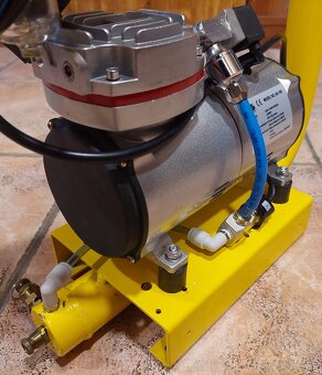 Airbrush kompresor s tlakovou nádobou 1 L - 7