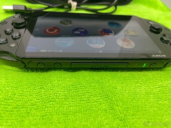 PS VITA PCH-2016 - LCD displej +8gb karta - 7