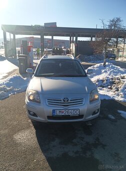 Toyota Avensis  2008 2,0L - 7