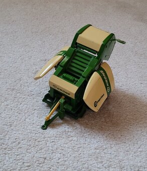 Siku Farmer prasa Krone Comprima V150XC 1:32 - 7