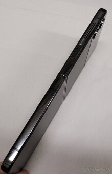 Samsung Galaxy Z Flip 4 - 7