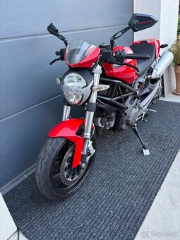 Ducati Monster 696+ - 7